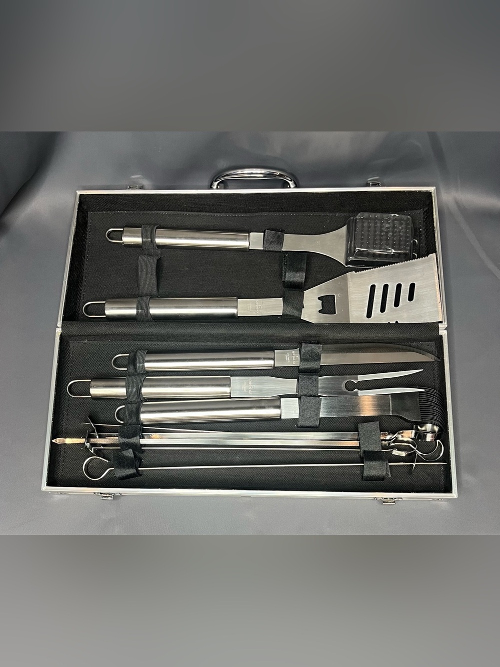 Kitchen/Grill Utensil Set /w Case.